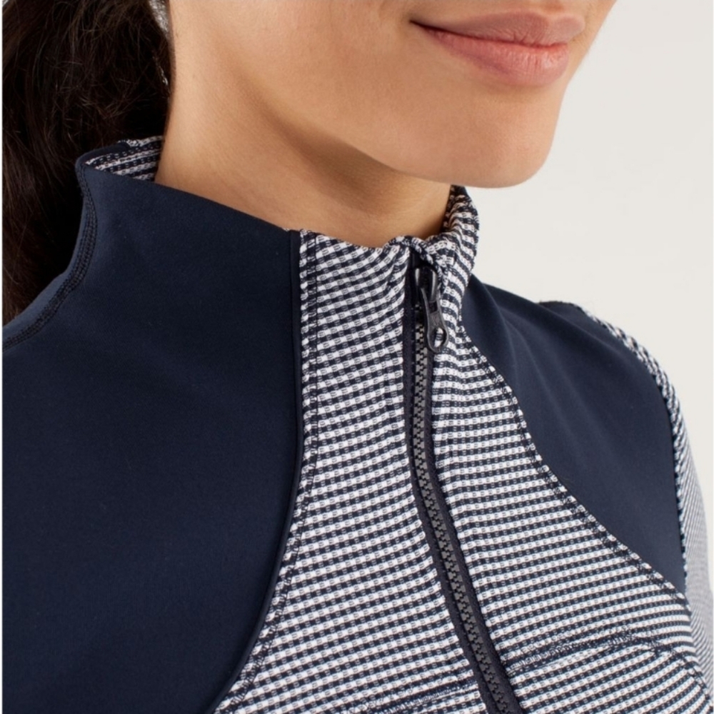🌬️Lululemon Forme Jacket in Inkwell - Picture 3 of 16